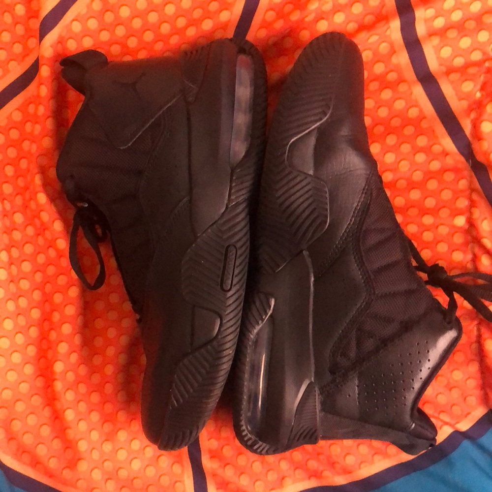 Jordan Stay Loyal Size 6.5 Y